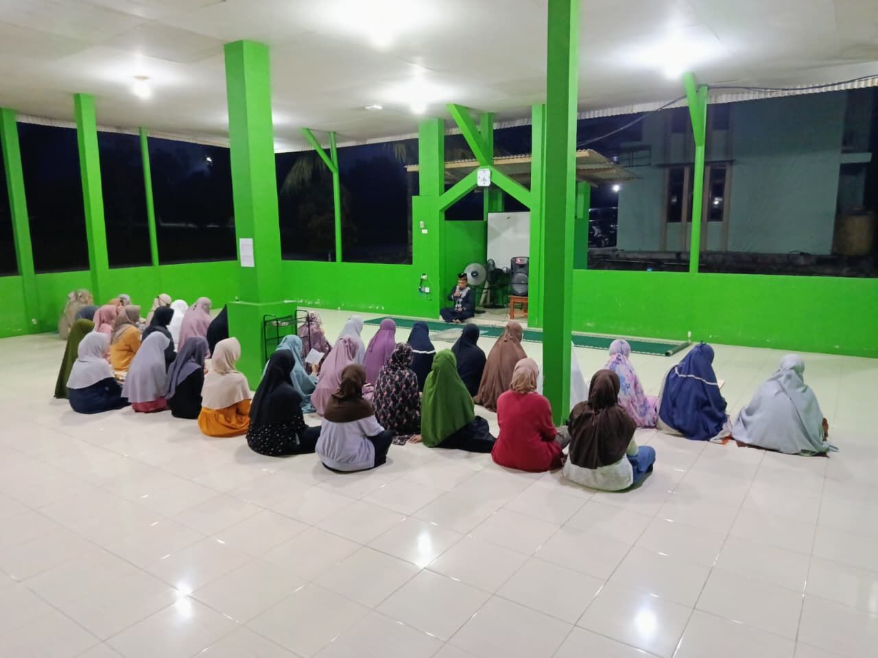 Kepala UPT Ma'had Al-Jami'ah Berikan Pembekalan kepada Mahasantri dan Mahasiswa Nusantara Peserta KKN: Menjadi Duta Kampus yang Berintegritas dan Mengabdi dengan Hati
