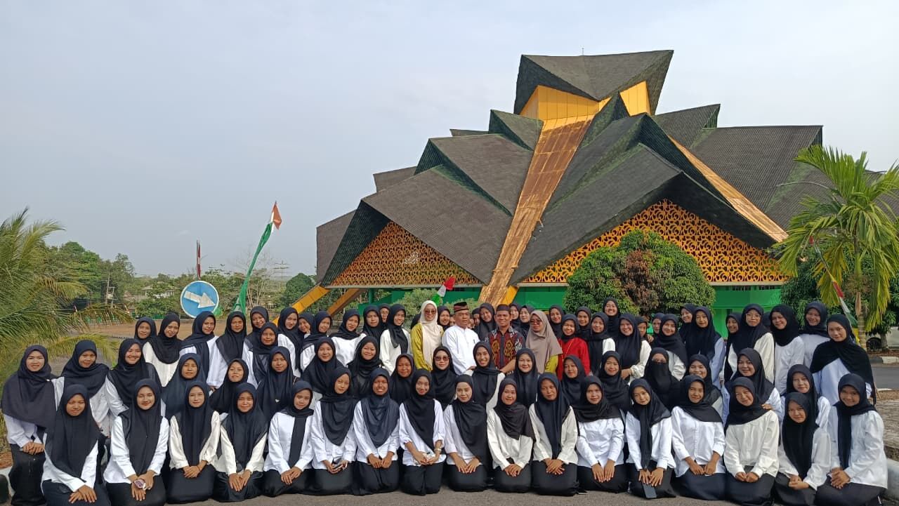 Mahasantri Ma’had Al-Jami’ah Ikuti Upacara HUT RI ke-81 Bersama Sivitas Akademika IAIN SAS Bangka Belitung