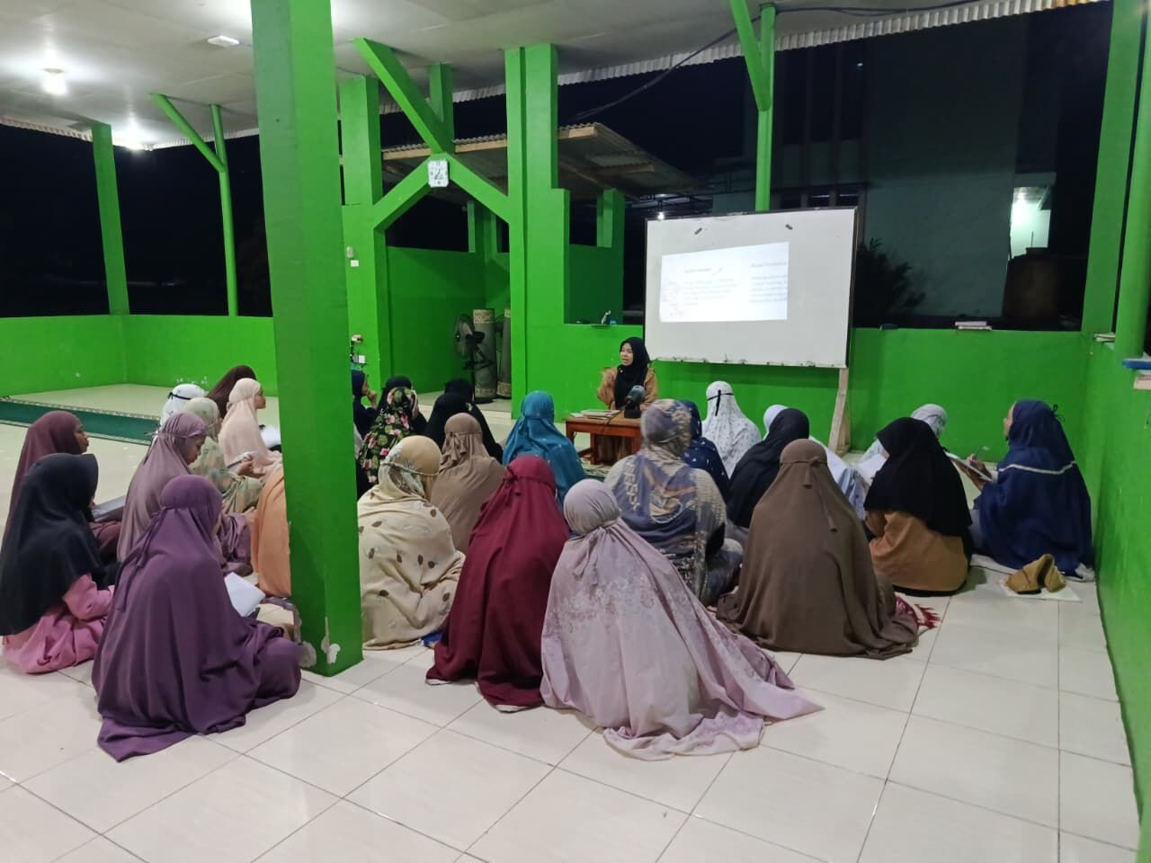 Mahasantri Ma'had Al-Jami'ah Matangkan Persiapan Hadapi Ujian Akhir Mata Kajian Keislaman dan Kebahasaan