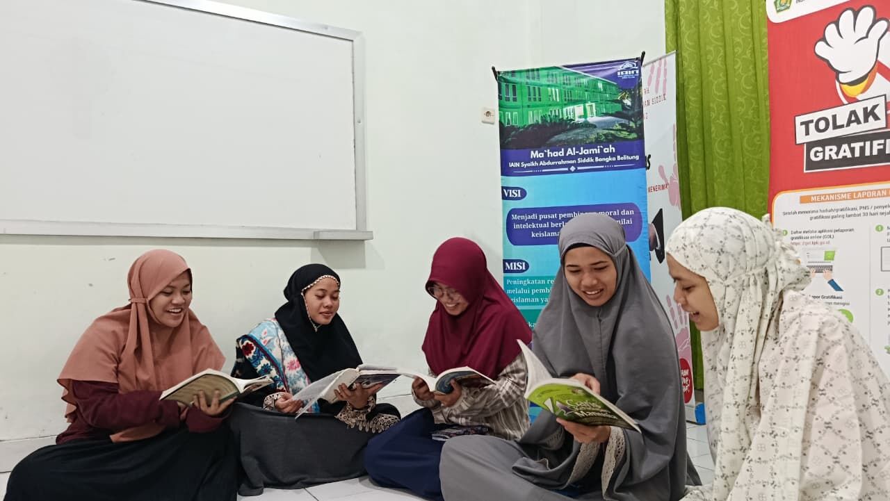 Pojok Baca Hadir di Ma’had Al-Jami’ah melalui Hibah Koleksi Perpustakaan IAIN SAS Babel
