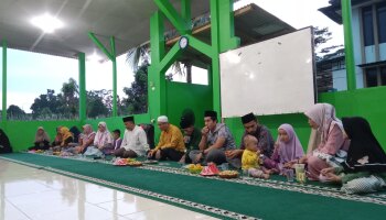 Buka Puasa Bersama : Momen Tingkatkan Kekeluargaan antar Keluarga Besar Ma’had Al-Jami’ah