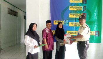 Dukung Keamanan Ma’had Al-Jami’ah, Mahasantri Berikan Alat Bantu untuk Tim Keamanan Kampus