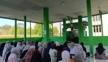 Kepala Ma'had Al-Jami'ah Berikan Pengarahan kepada Calon Mahasantri Sebelum Pelaksanaan Seleksi Tahun Akademik 2026/2027