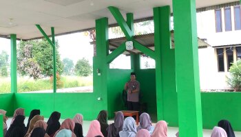 Liburan Menjelang Ramadhan, Kepala Ma’had Al-Jami’ah Pulangkan Mahasntri ke Kampung Halaman