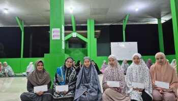 Mahasantri Ma’had Al-Jami’ah IAIN SAS Babel Salurkan Santunan untuk Rekan yang Tertimpa Musibah