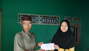 Mahasantri Ma'had Al-Jami'ah IAIN SAS Bangka Belitung Salurkan Bantuan Sosial Kepada Keluarga Mahasantri Yang Terkena Musibah