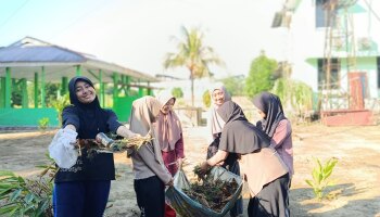 Mahasantri Ma’had Al-Jami’ah Institut Agama Islam Negeri IAIN SAS Babel Gelar Aksi Bersih-Bersih Lingkungan, Wujudkan Asrama Bebas Sampah