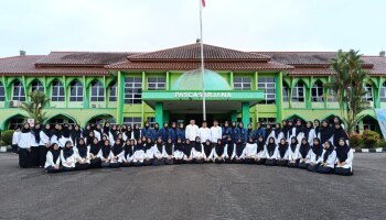 Mengawal Indonesia Merdeka Menuju Peradaban Dunia : Mahasantri Ma’had Al-Jami’ah IAIN SAS Bangka Belitung Ambil Peran di Hari Santri Nasional 2025