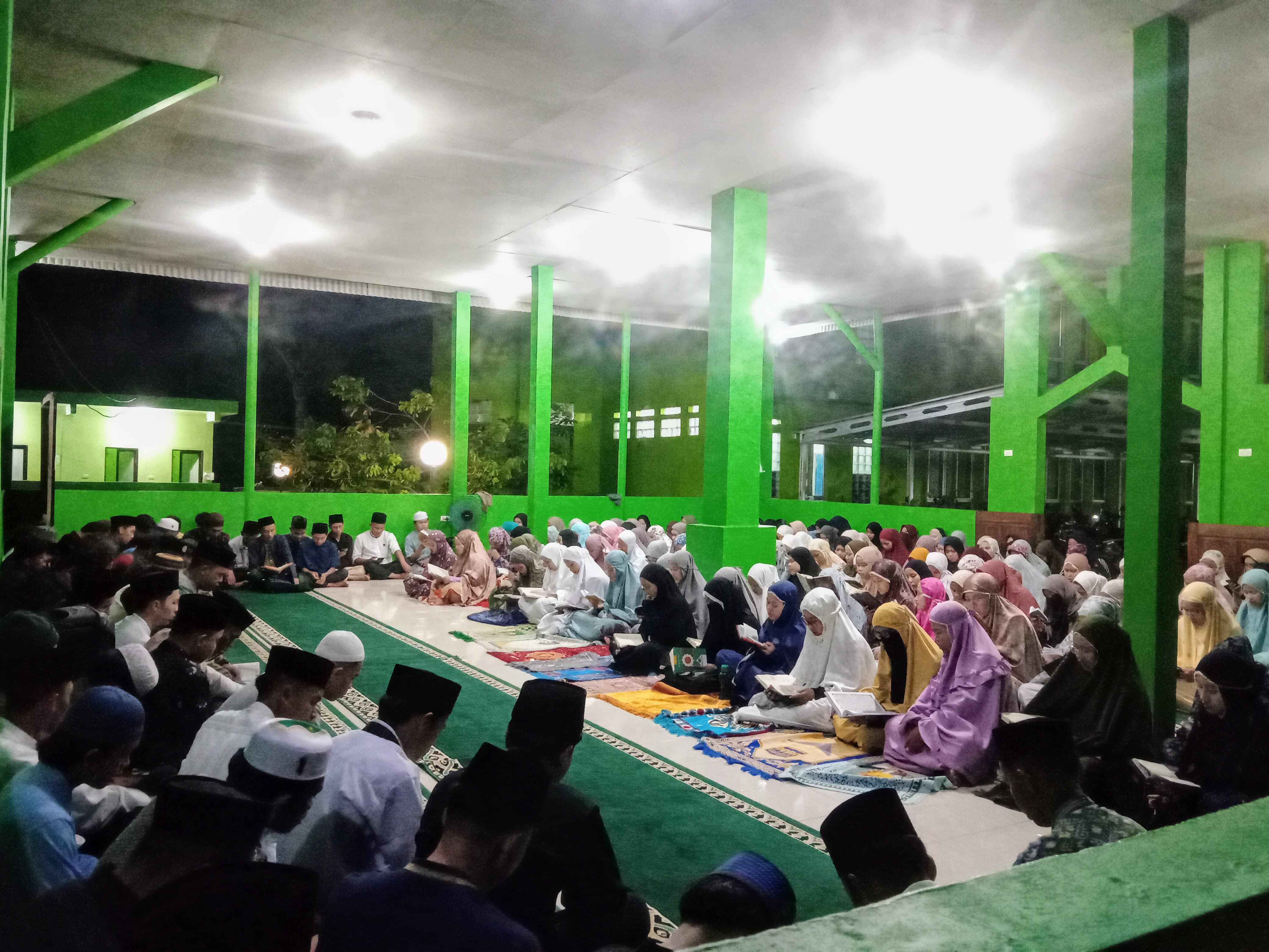 Yasinan dan Do’a Bersama kegiatan rutin Mahasantri Ma’had Al-Jami’ah